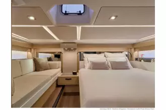 Jeanneau DB 43 inboard - aft cabin with double berth and sofa