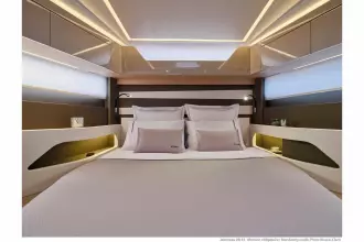 Jeanneau DB 43 inboard - forward cabin with double berth