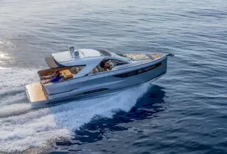 Jeanneau DB 43 inboard - overhead view from starboard side