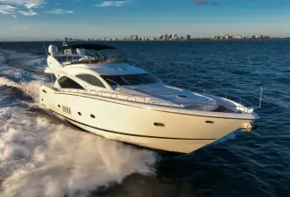 82ft Sunseeker 2005 M/V Bella