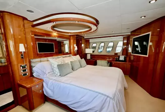 Master Stateroom  -82ft Sunseeker 2005