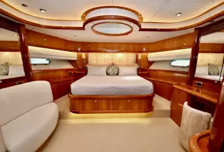 VIP -82ft Sunseeker 2005