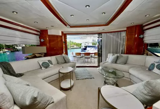 Main Salon -82ft Sunseeker 2005