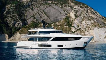 Customline-Navetta-3008-motor-yacht-for-sale-exterior-image-Lengers-Yachts4.jpg