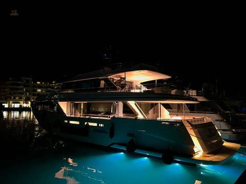 Customline-Navetta-3008-motor-yacht-for-sale-exterior-image-Lengers-Yachts6.jpg
