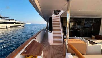 Customline-Navetta-3008-motor-yacht-for-sale-exterior-image-Lengers-Yachts10.jpg
