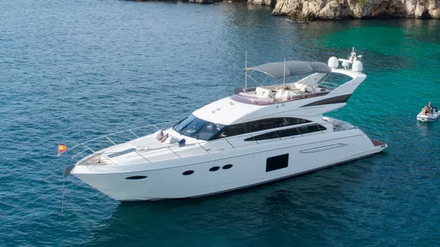 Princess-64-motor-yacht-for-sale-exterior-image-Lengers-Yachts-1-1-scaled.jpg